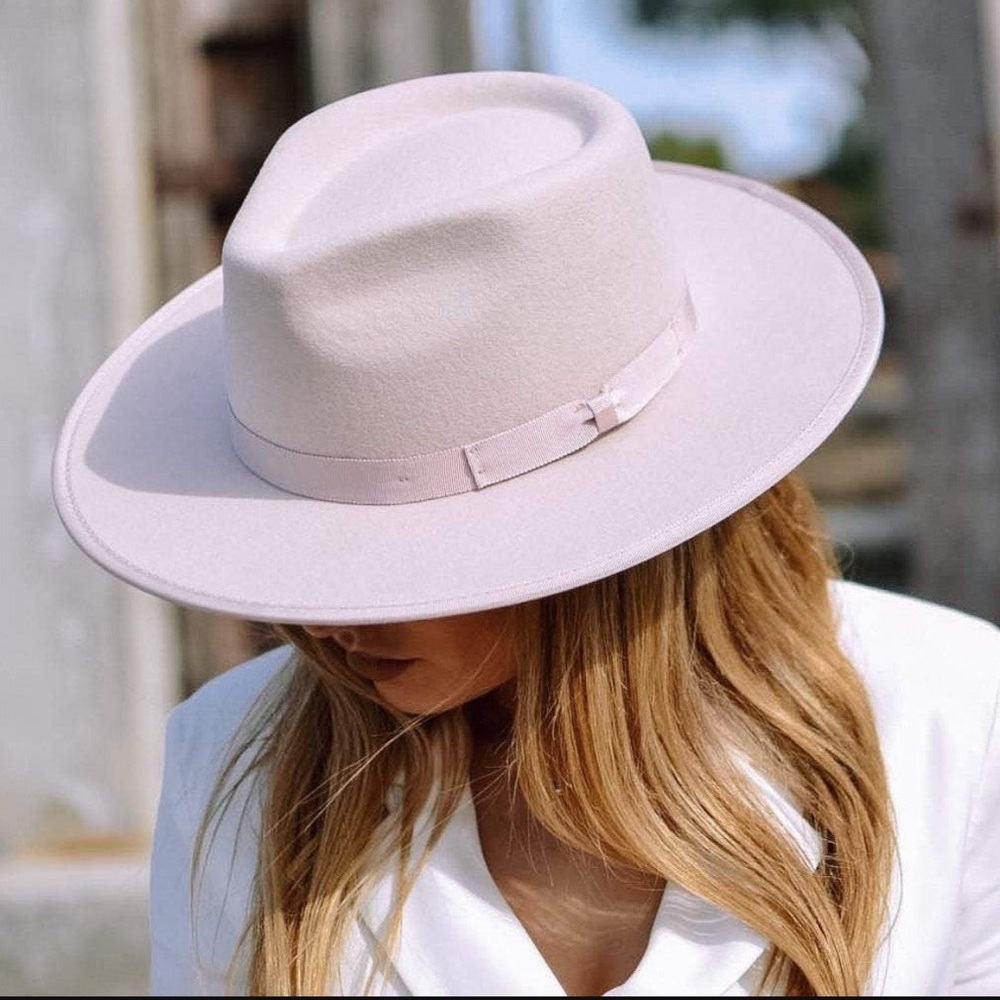NWOT Elegant Wide-Brim Fedora Hat. Size 7/Medium. Dusty Pink.